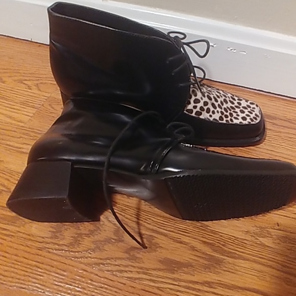 CasaNova leather booties/ leopard upper - Picture 2 of 4